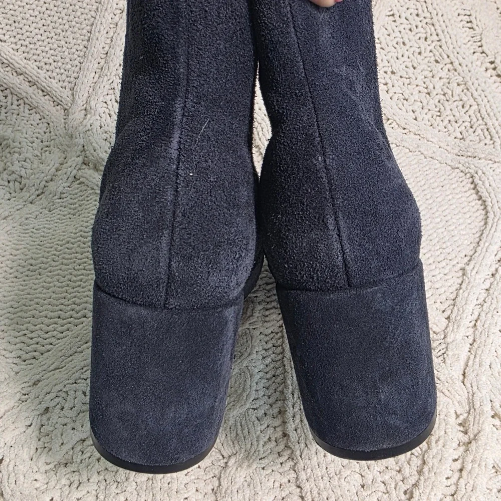 Andre Assous Soft Suede Scalloped Ankle Boots Booties Navy‎ Women 7 Excellent